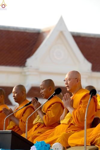 ภาพ No.297595:วันที่ 18 มกราคม พ.ศ. 2569 พิธีตักบาตรพระธรรมยาตรา ณ วัดโบสถ์บน ต.บางคูเวียง จ.นนทบุรี อนุสรณ์สถานลำดับที่ 4 สถานที่เกิดด้วยกายธรรม ในโครงการธรรมยาตรา กตัญญูบูชา มหาปูชนียาจารย์ พระมงคลเทพมุนี(สด จนฺทสโร) พระผู้ปราบมาร อนุสรณ์สถาน 7 แห่ง ปีที่ 14