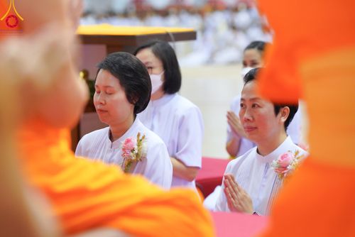 ภาพ No.92371:พิธีทอดกฐินธรรมชัยเพื่อสร้างอาคาร 115 ปี คุณยายอาจารย์มหารัตนอุบาสิกาจันทร์ ขนนกยูง อาทิตย์ต้นเดือนที่ 5 พฤศจิกายน พ.ศ. 2566 ณ วัดพระธรรมกาย จ.ปทุมธานี