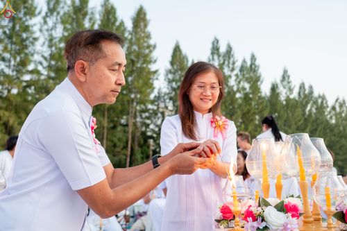 ภาพ No.292090:วันที่ 10 มกราคม พ.ศ. 2569 พิธีจุดประทีปถวายเป็นพุทธบูชา และบูชาธรรมมหาปูชนียาจารย์  ณ อนุสรณ์สถานคลองบางนางแท่น อ.สามพราน จ.นครปฐม ในโครงการธรรมยาตรา กตัญญูบูชา มหาปูชนียาจารย์ พระมงคลเทพมุนี(สด จนฺทสโร) พระผู้ปราบมาร อนุสรณ์สถาน 7 แห่ง ปีที่ 14