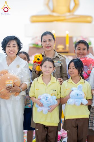 ภาพ No.291057:วันจันทร์ที่ 5 มกราคม พ.ศ. 2569  วัดพระธรรมกาย มูลนิธิธรรมกาย  จัดพิธีมอบของขวัญสนับสนุนการจัดกิจกรรมงานวันเด็กแห่งชาติ ประจำปี พ.ศ. 2569 ให้แก่องค์กรภาคีเครือข่ายกว่า 200 องค์กร ณ วัดพระธรรมกาย อ.คลองหลวง จ.ปทุมธานี