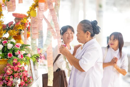 ภาพ No.318262:วันอาทิตย์ต้นเดือนที่ 5 เมษายน พ.ศ.2569 พิธีตักบาตร ณ บ้านแก้วเรือนทองคุณยายอาจารย์ฯ วัดพระธรรมกาย