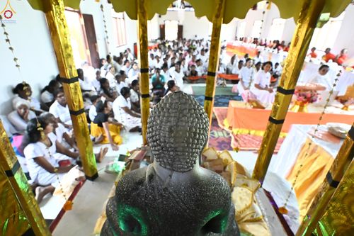 ภาพ No.278819:วันที่ 1 พฤศจิกายน  2568  กฐินสมทบวัดต่างประเทศ โดยคณะศิษยานุศิษย์ บูชาธรรม 81 ปี หลวงพ่อธัมมชโย ณ วัดธรรมรักษิตาราม ประเทศศรีลังกา