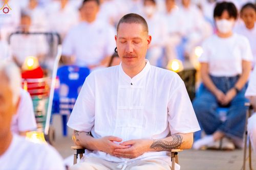 ภาพ No.307960:วันที่ 31 มกราคม พ.ศ. 2569 พิธีจุดประทีปธรรมถวายเป็นพุทธบูชา  และบูชาธรรมมหาปูชนียาจารย์ (ภาพชุดที่ 3) ณ วัดพระธรรมกาย ปทุมธานี ในโครงการธรรมยาตรา กตัญญูบูชา มหาปูชนียาจารย์ พระมงคลเทพมุนี(สด จนฺทสโร) พระผู้ปราบมาร อนุสรณ์สถาน 7 แห่ง ปีที่ 14