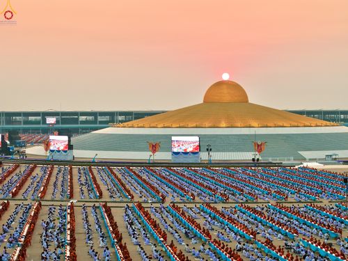 ภาพ No.324106:วันที่ 22 เมษายน พ.ศ.2569 (วันคุ้มครองโลก) พิธีถวายมหาสังฆทาน 40,000 กว่าวัดทั่วประเทศ ณ ลานธรรม พระมหาธรรมกายเจดีย์ วัดพระธรรมกาย