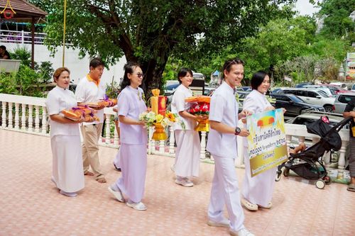 ภาพ No.282973:วันที่ 1 พฤศจิกายน พุ.ศ. 2568 พิธีทอดกฐินสามัคคีทั่วไทย 30,000 วัด  โดยคณะศิษยานุศิษย์ บูชาธรรม 81 ปี  หลวงพ่อธัมมชโย ณ วัดเขาสมอคอน อ.ท่าวุ้ง จ.ลพบุรี