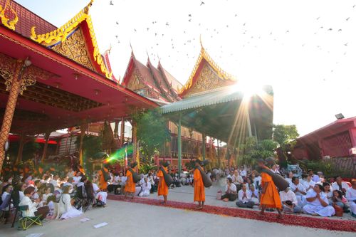 ภาพ No.295039:วันที่ 14 มกราคม พ.ศ. 2569 พิธีต้อนรับพระธรรมยาตรา อนุสรณ์สถานลำดับที่ 4  สถานที่เกิดด้วยกายธรรม ณ วัดโบสถ์บน ต.บางคูเวียง จ.นนทบุรี ในโครงการธรรมยาตรา กตัญญูบูชา มหาปูชนียาจารย์ พระมงคลเทพมุนี(สด จนฺทสโร) พระผู้ปราบมาร อนุสรณ์สถาน 7 แห่ง ปีที่ 14