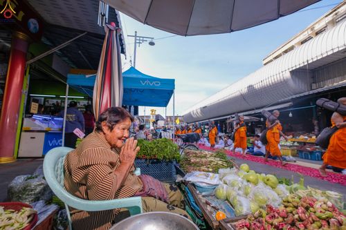 ภาพ No.287778:วันที่ 3 มกราคม พ.ศ. 2569 พิธีต้อนรับพระธรรมยาตรา ครั้งที่ 2 (ภาพชุดที่ 2) ในโครงการธรรมยาตรา กตัญญูบูชา มหาปูชนียาจารย์ พระมงคลเทพมุนี(สด จนฺทสโร) พระผู้ปราบมาร อนุสรณ์สถาน 7 แห่ง ปีที่ 14 ณ อนุสรณ์สถานมหาวิหารพระมงคลเทพมุนี (โลตัสแลนด์) อ.สองพี่น้อง จ.