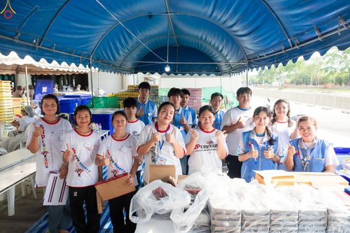 ภาพ No.325816:วันที่ 22 เมษายน พ.ศ.2569(วันคุ้มครองโลก) งานถวายมหาสังฆทาน 40,000 กว่าวัดทั่วประเทศ เจ้าหน้าที่ สาธุชน ร่วมใจจัดเตรียมภัตตาหารเพล (ชุด 2)