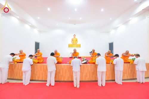 ภาพ No.285120:วันเสาร์ที่ 6 ธันวาคม พ.ศ.2568  พิธีอุปสมบทธรรมทายาท โครงการบรรพชาอุปสมบทหมู่  รุ่นบูชาธรรมมหาปูชนียาจารย์ ประจำปี 2568 ศูนย์ปฏิบัติธรรมและศูนย์อบรมเยาวชนเพชรบุรี อ.ท่ายาง จ.เพชรบุรี ณ วัดศีลคุณาราม อ.เขาย้อย เพชรบุรี