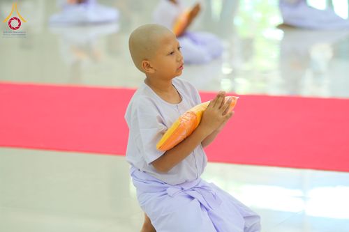 ภาพ No.319894:วันเสาร์ที่ 4 เมษายน พ.ศ.2569 พิธีตัดปอยผมและปลงผม พิธีขอขมาผู้ปกครองและมอบผ้าไตร พิธีบรรพชาและถวายบาตร ณ ศูนย์ปฏิบัติธรรมและศูนย์อบรมเยาวชนเพชรบุรี  ต.ท่าแลง อ.ท่ายาง จ.เพชรบุรี