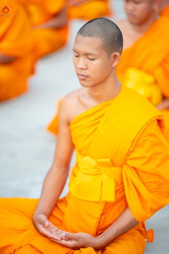 ภาพ No.299997:วันที่ 22 มกราคม พ.ศ.2569 พระธรรมยาตราปฏิบัติธรรม และถ่ายภาพหมู่ประวัติศาสตร์ ณ อาคารธรรมยาตรา กตัญญูบูชามหาปูชนียาจารย์  ตรงข้ามวัดปากน้ำภาษีเจริญ จ.กรุงเทพมหานคร ในโครงการธรรมยาตรา กตัญญูบูชา มหาปูชนียาจารย์ พระมงคลเทพมุนี(สด จนฺทสโร) พระผู้ปราบมาร อนุ