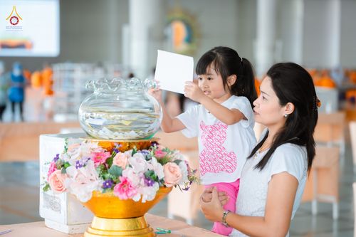 ภาพ No.90535:พิธีบุพเปตพลี  ครั้งที่ 141 ร่วมอุทิศบุญแด่หมู่ญาติที่ล่วงลับไปแล้ว และสืบทอดอายุพระพุทธศาสนา วันพฤหัสบดีที่ 14 ตุลาคม พ.ศ.2566 วันพระแรม 15 ค่ำ เดือน 10 ณ หอฉันคุณยายอาจารย์ฯ วัดพระธรรมกาย