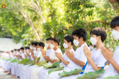 ภาพ No.79262:พิธีตัดปอยผม พิธีขอขมา มอบบาตร-ผ้าไตรนาคธรรมทายาท ในโครงการบรรพชาฟื้นฟูพระพุทธศาสนาทั่วไทย ณ ศูนย์อบรมเยาวชนนครปฐม วันเสาร์ที่ 1 เมษายน พ.ศ.2566