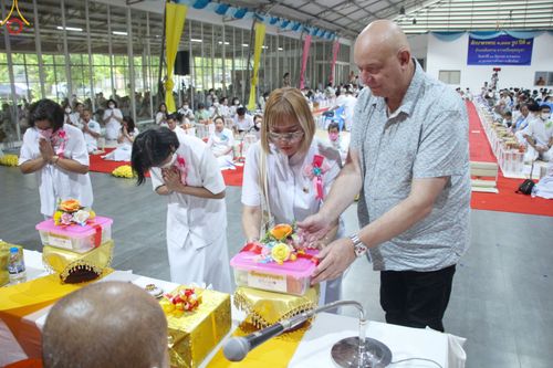 ภาพ No.82246:พิธีตักบาตรพระ 1,000 รูป ปีที่ 8 วันเสาร์ที่ 10 มิถุนายน 2566 ณ ธุดงคสถานล้านนา อ.สันทราย จ.เชียงใหม่