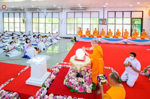 ภาพ No.78143:พิธีเจริญพระพุทธมนต์ สมโภชดวงแก้ว  " ดวงตะวันแห่งเกาหลี "  ดวงแก้ว "บริกรรมนิมิต" เพื่อการเข้าถึงธรรม  วันเสาร์ที่ 18 มีนาคม พ.ศ.2566  ณ อาคารปลูกศรัทธา วัดพระธรรมกาย