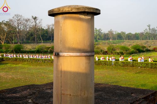 ภาพ No.314082:วันจันทร์ที่ 16 มีนาคม พ.ศ. 2569 พิธีเวียนเทียนประทักษิณ และพิธีบรรพชาสามเณร 500 รูป ณ วิหารมายาเทวี ประเทศเนปาล