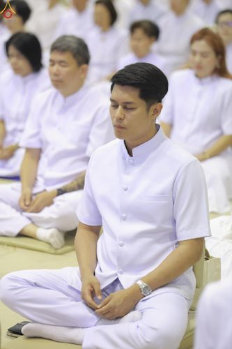 ภาพ No.311405:วันอาทิตย์ต้นเดือนที่ 1 มีนาคม พ.ศ.2569 พิธีตักบาตร และ พิธีบูชาข้าวพระ ณ สภาธรรมกายสากล วัดพระธรรมกาย