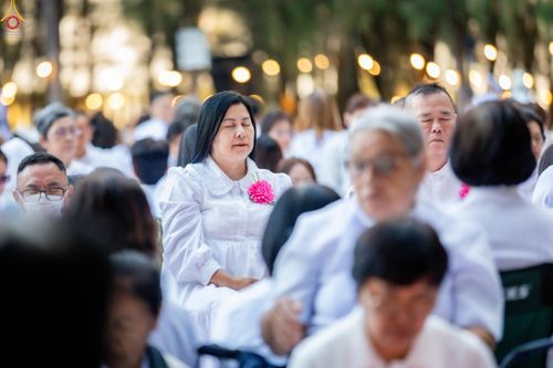 ภาพ No.289204:วันที่ 7 มกราคม พ.ศ. 2569 พิธีตักบาตรพระธรรมยาตรา ณ อนุสรณ์สถานลำดับที่ 1 สถานที่เกิดด้วยรูปกายเนื้อ อนุสรณ์สถานมหาวิหารพระมงคลเทพมุนี (โลตัสแลนด์) อ.สองพี่น้อง จ.สุพรรณบุรี ในโครงการธรรมยาตรา กตัญญูบูชา มหาปูชนียาจารย์ พระมงคลเทพมุนี(สด จนฺทสโร) พระผู้ป