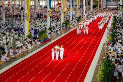 ภาพ No.318441:วันอาทิตย์ต้นเดือนที่ 5 เมษายน พ.ศ.2569 พิธีทอดผ้าป่าสมทบมหาสังฆทาน 40,000 กว่าวัดทั่วประเทศ ณ สภาธรรมกายสากล วัดพระธรรมกาย