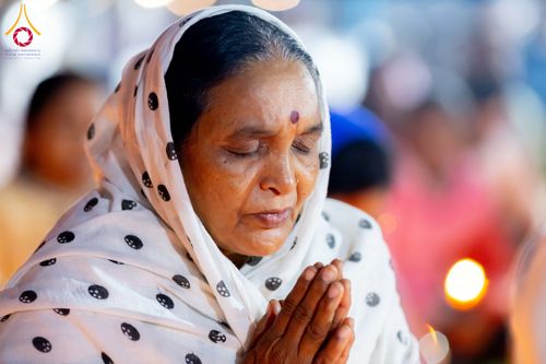 ภาพ No.283809:วันที่ 6-7 ธันวาคม พ.ศ. 2568  พิธีรับมอบหนังสือแสดงเจตจำนงถวายสิทธิครอบครองและใช้ประโยชน์วัดสันติวัน เมืองนาคปูร์  พิธีจุดโคมประทีปถวายเป็นพุทธบูชา และอุทิศบุญกุศลแด่ ดร.บี.อาร์. อัมเบดการ์  พิธีบูชาข้าวพระถ่ายทอดสดจากประเทศไทย