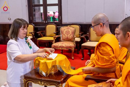 ภาพ No.231277:วันพฤหัสบดีที่ 3 กรกฏาคม พ.ศ. 2568 พิธีมุทิตาสักการะพระภิกษุนาคหลวง พระมหาพนาวัฒน์ ธมฺมนฺตคามี (จันทร์เผือก) เปรียญธรรม ๙ ประโยค ณ วัดพระธรรมกาย ปทุมธานี