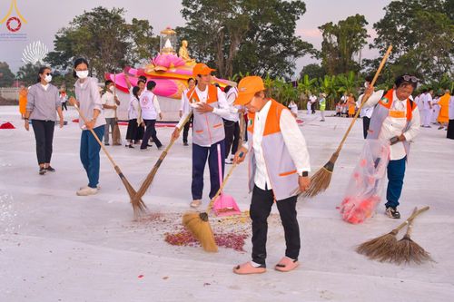 ภาพ No.111640:V.10 เก่งกล้า การเตรียมงาน เก็บงาน การรับบุญของเจ้าหน้าที่หน่วยงานต่างๆ เพื่อโครงการธรรมยาตรา กตัญญูบูชามหาปูชนียาจารย์ พระมงคลเทพมุนี (สด จนฺทสโร) พระผู้ปราบมาร อนุสรณ์สถาน 7 แห่ง ปีที่ 12 ระหว่างวันที่ 2 - 31 มกราคม พ.ศ.2567