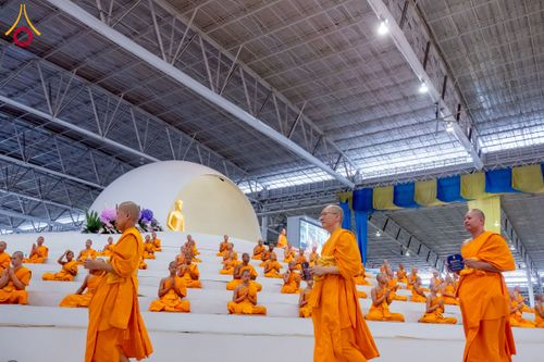 ภาพ No.237473:วันอาทิตย์ที่ 10 สิงหาคม พ.ศ.2568 พิธีมอบใบประกาศเกียรติคุณ โครงการสอบบาลี "ฉลองแชมป์" บูชาธรรม 80 ปี หลวงพ่อธัมมชโย ประจำปี 2568 และ พิธีมอบดวงแก้วสามเณรทรงบาลีไวยากรณ์ ณ สภาธรรมกายสากล วัดพระธรรมกาย ปทุมธานี