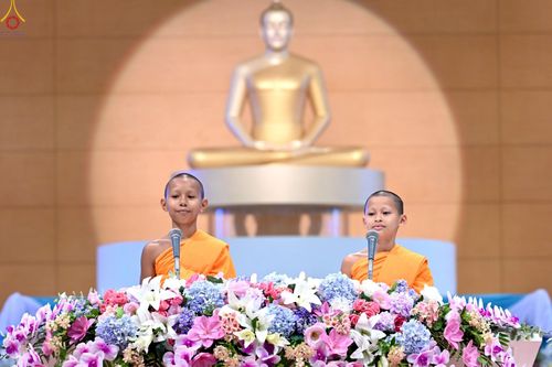 ภาพ No.236248:วันที่ 3 สิงหาคม พ.ศ. 2568 พิธีมุทิตาสักการะพระภิกษุ ผู้สอบได้เปรียญธรรม 9 ประโยค ระดับโลก ปีที่ 37, พิธีมอบโล่และทุนการศึกษา สำนักเรียนบาลีดีเด่นทั่วประเทศ ณ ห้องแก้วสารพัดนึก 1 วัดพระธรรมกาย