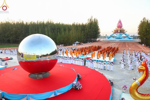 ภาพ No.174553:พิธีประดิษฐานดวงแก้วบรมเศรษฐี นาคีพ่นสมบัติใหญ่ ลานเอนกประสงค์พญานาค 4 ตระกูล วันที่ 15 พฤศจิกายน พ.ศ. 2567 ณ พุทธอุทยานนานาชาติ จ.หนองคาย