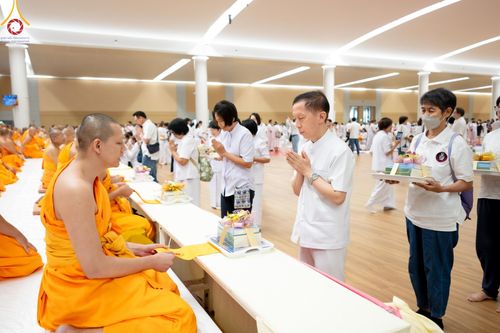ภาพ No.136914:พิธีถวายหนังสือธรรมะ บาลี นักธรรม ทางก้าวหน้า ณ ห้องแก้วสารพัดนึก 2 วัดพระธรรมกาย วันเสาร์ที่ 11 พฤษภาคม พ.ศ. 2567