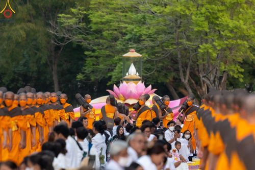 ภาพ No.120346:พิธีต้อนรับพระธรรมยาตรา ในโครงการธรรมยาตรา กตัญญูบูชา มหาปูชนียาจารย์ พระมงคลเทพมุนี(สด จนฺทสโร) พระผู้ปราบมาร อนุสรณ์สถาน 7 แห่ง ปีที่ 12 วันที่ 28 มกราคม พ.ศ. 2567 ณ วัดพระธรรมกาย จ.ปทุมธานี (ชุดที่ 2)