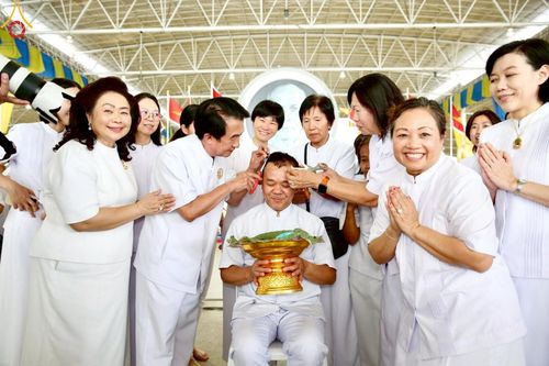 ภาพ No.223182:วันที่ 2 -10 พฤษภาคม พ.ศ. 2568 พิธีตัดปอยผม ปลงผม พิธีขอขมาลาอุปสมบทอุทิศชีวิต ของอุบาสก พิสิทธิ์ หมื่นแกล้ว  ณ วัดพระธรรมกาย