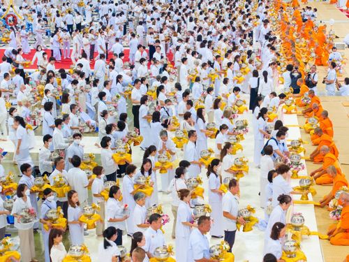 ภาพ No.123767:พิธีถวายโคมมาฆประทีป น้อมถวายเป็นพุทธบูชา แด่คณะพระภิกษุ สามเณร  ณ วัดพระธรรมกาย จ.ปทุมธานี วันเสาร์ที่ 17 กุมภาพันธ์ พ.ศ. 2567