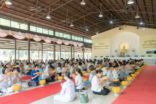 ภาพ No.135083: พิธีบรรพชาสามเณร  พิธีตักบาตรฉลองสามเณรใหม่ วันที่ 1 เมษายน พ.ศ.2567 ในโครงการบรรพชาสามเณรฟื้นฟูพระพุทธศาสนาทั่วไทย ณ ศูนย์ปฏิบัติธรรมแก้วเมืองเลย