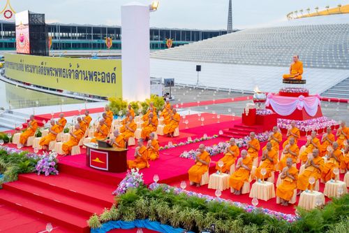 ภาพ No.252926:วันที่ 10 ตุลาคม พ.ศ. 2568 พิธีปลูกต้นทรัพย์บานชื่น ณ ลานธรรม วัดพระธรรมกาย