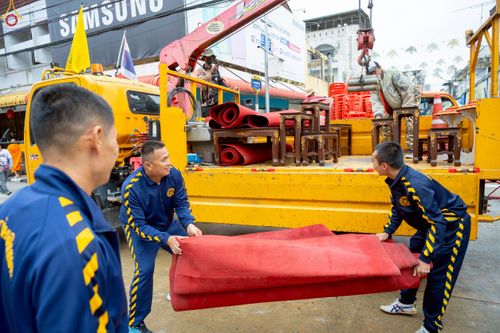 ภาพ No.245856:วันที่ 13-14 กันยายน พ.ศ. 2568 เจ้าหน้าที่ทุกสถานะ ทุกส่วนงาน ร่วมแรงร่วมใจ ปฏิบัติหน้าที่ เตรียมงาน เก็บงาน ตักบาตรพระ 555 รูป อ.เบตง จยะลา