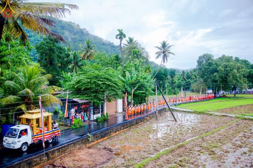 ภาพ No.140964:PhotoStory มหาศรัทธา ธรรมยาตราศรีลังกา EP.5 โครงการสยาม-ลังกา ธรรมยาตรา ฉลองเทศกาลวิสาขบูชาแห่งชาติ ศรีลังกา บูชาธรรม 80 ปีหลวงพ่อธัมมชโย เส้นทางจาก เมืองดัมบูลลา ไปยัง เมืองมาตะเล ตั้งแต่วันที่ 17-20 พฤษภาคม พ.ศ.2567