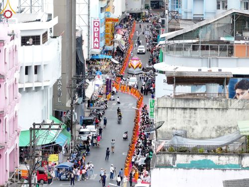 ภาพ No.128518:พิธีอัญเชิญพระบรมสารีริกธาตุ " ใจกลางเมืองนครหาดใหญ่ " เพื่อประดิษฐาน ณ มหารัตนเจดีย์สิริปทุมสวรรค์ (เจดีย์อริยพุทธะ 5 พระองค์) ศูนย์ปฏิบัติธรรมภาคใต้ อ.บางกล่ำ จ.สงขลา  วันที่ 9 มีนาคม พ.ศ. 2567 (ชุดที่ 2)