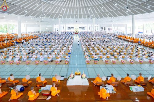 ภาพ No.152998:พิธีถวายภัตตาหารเมนูสวรรค์ ในพรรษาแห่งการเข้าถึงธรรม วันอังคารที่ 10 กันยายน พ.ศ. 2567 ครบรอบ 24 ปี วันละสังขาร คุณยายอาจารย์มหารัตนอุบาสิกาจันทร์ ขนนกยูง ณ หอฉันคุณยายอาจารย์ฯ วัดพระธรรมกาย