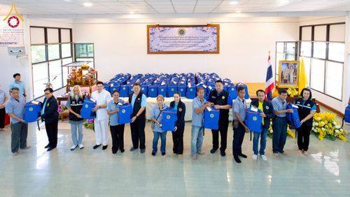 ภาพ No.259732:วันที่ 24 ตุลาคม พ.ศ. 2568 รพ.สต.คลองหนึ่ง อ.คลองหลวง สังกัด อบจ.ปทุมธานี จัดประชุมและมอบครุภัณฑ์ทางการแพทย์ เสริมพลัง อสม. ขับเคลื่อนสุขภาพชุมชนอย่างยั่งยืน ณ วัดพระธรรมกาย