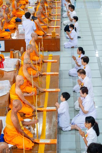 ภาพ No.136182:พิธีบุพเปตพลี ครั้งที่ 150 ร่วมอุทิศบุญให้แก่หมู่ญาติที่ล่วงลับไปแล้ว และสืบทอดอายุพระพุทธศาสนา วันอังคารที่ 7 พฤษภาคม พ.ศ. 2567 ( วันพระ แรม 14 ค่ำ เดือน 5 ) ณ หอฉันคุณยายอาจารย์ฯ วัดพระธรรมกาย