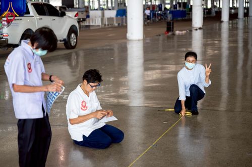 ภาพ No.217657:วันที่ 2-14 เมษายน พ.ศ. 2568 เจ้าหน้าที่เตรียมงานวันคุ้มครองโลก ชุดที่ 1 วัดพระธรรมกาย จ.ปทุมธานี