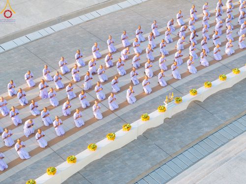 ภาพ No.180572:พิธีบรรพชาอุปสมบท โครงการอุปสมบทบูชาธรรมมหาปูชนียาจารย์ ประจำปีพุทธศักราช 2567 วันเสาร์ที่ 7 ธันวาคมพ.ศ. 2567 ณ วัดพระธรรมกาย จ.ปทุมธานี