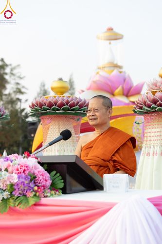 ภาพ No.109607:พิธีจุดประทีปถวายเป็นพุทธบูชา และบูชาธรรมมหาปูชนียาจารย์ วันที่ 10 มกราคม พ.ศ. 2567 ณ อนุสรณ์สถานคลองบางนางแท่น อ.สามพราน จ.นครปฐม