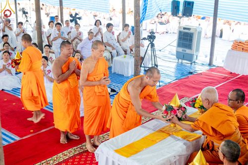 ภาพ No.144436:3 Bigboon 1.พิธีทอดผ้าป่าสถาปนาสังฆรัตนะปทุมเจดีย์ 2.พิธีประดิษฐานดอกบัวอนันต์นิรันดร์กาล 3.พิธีถวายมหาสังฆทานแด่คณะสงฆ์ทุกวัดในจังหวัดปัตตานี ณ ศูนย์อบรมเยาวชนจังหวัดปัตตานี วันอาทิตย์ที่ 14 กรกฎาคม พ.ศ. 2567