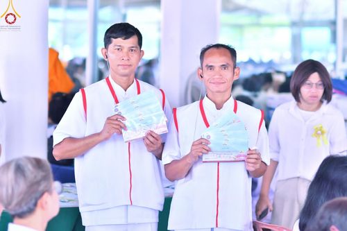 ภาพ No.130037:V.34 เพื่อธรรมเพื่อบางกล่ำ การรับบุญของเจ้าหน้าที่หน่วยงานต่างๆ  เพื่องานธรรมยาตราอัญเชิญพระบรมสารีริกธาตุ ประดิษฐาน ณ มหารัตนเจดีย์สิริปทุมสวรรค์ (เจดีย์อริยพุทธะ 5 พระองค์) ณ ศูนย์ปฏิบัติธรรมภาคใต้ อ.บางกล่ำ จ.สงขลา ระหว่างวันที่ 9-10 มีนาคม พ.ศ. 2567