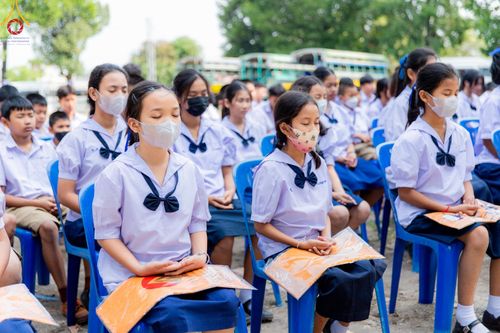 ภาพ No.203412:พิธีทอดผ้าป่าทำนุบำรุงศาสนสถาน ณ วัดปรางค์หลวง ตำบลบางม่วง อำเภอบางใหญ่ จังหวัดนนทบุรี ในโครงการธรรมยาตรา กตัญญูบูชา มหาปูชนียาจารย์ พระมงคลเทพมุนี(สด จนฺทสโร) พระผู้ปราบมาร อนุสรณ์สถาน 7 แห่ง ปีที่ 13 วันที่ 29 มกราคม พ.ศ. 2568