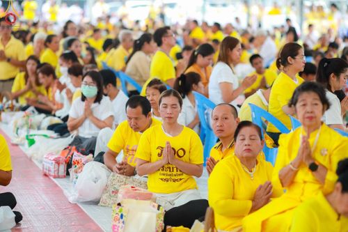 ภาพ No.146476:มหาสังฆทานถวายเป็นพุทธบูชาครั้งยิ่งใหญ่ โครงการทำบุญตักบาตร เพื่อถวายเป็นพระราชกุศล เนื่องในโอกาสมหามงคลเฉลิมพระชนมพรรษา พระบาทสมเด็จพระเจ้าอยู่ห้วฯ ทรงเจริญพระชนมพรรษา 6 รอบ 72 พรรษา