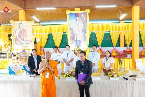 ภาพ No.146725:พิธีต้อนรับสัญญาบัตร พัดยศ ผ้าไตร ในโอกาสที่พระบาทสมเด็จพระเจ้าอยู่หัว ทรงพระกรุณาโปรดพระราชทานสัญญาบัตรตั้งสมณศักดิ์ พระวิมลศาสนวิเทศ (สำรวจ กมโล) เจ้าอาวาสวัดไทยนอร์เวย์ เป็นพระราชาคณะชั้นราช ในราชทินนามที่ “พระราชวชิรศาสนวิเทศ”