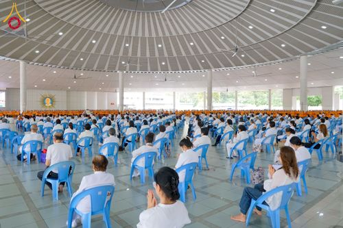 ภาพ No.243876:วันที่ 6 กันยายน พ.ศ. 2568 พิธีถวายภัตตาหารเมนูสวรรค์ เพื่อการบรรลุธรรม ณ หอฉันคุณยายอาจารย์ฯ วัดพระธรรมกาย